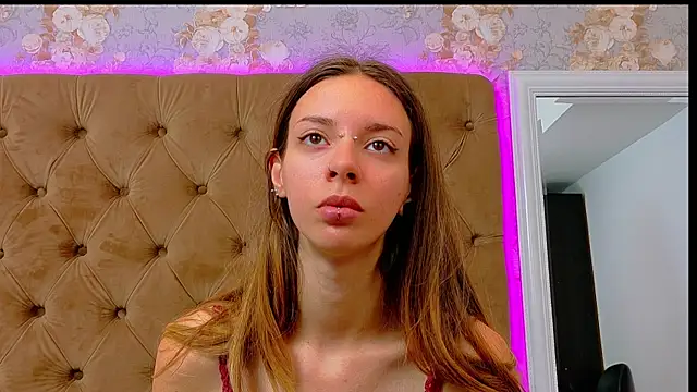 CoraVex online show from June 4, 2026, 3:55 am