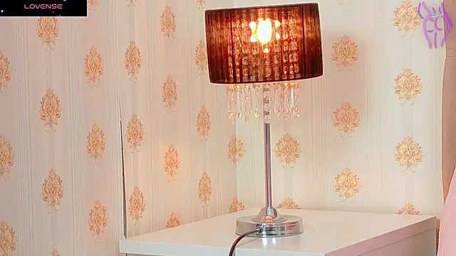 CoraVex online show from October 21, 2025, 4:12 am