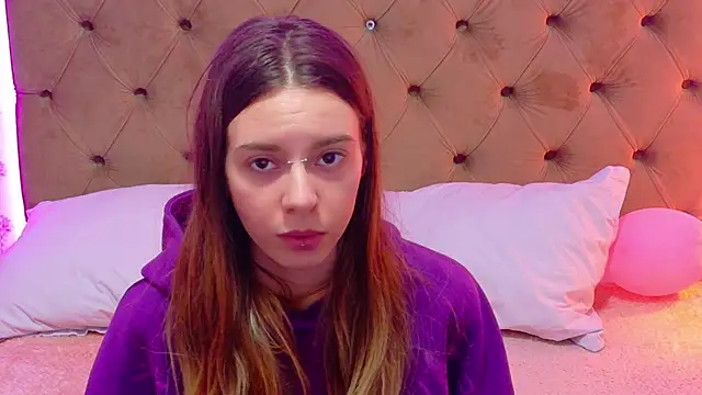 CoraVex online show from April 4, 2026, 4:08 am