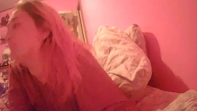 Snapshot of Violet-Dreamz333 chatting on September 21, 2025, 12:10 pm Violet-Dreamz333 online show from September 21, 2025, 12:10 pm