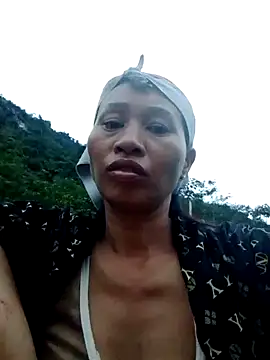 Snapshot of donna-bae chatting on November 11, 2025, 10:10 am donna-bae online show from November 11, 2025, 10:10 am