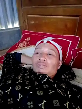 Snapshot of donna-bae chatting on October 10, 2025, 6:47 am donna-bae online show from October 10, 2025, 6:47 am