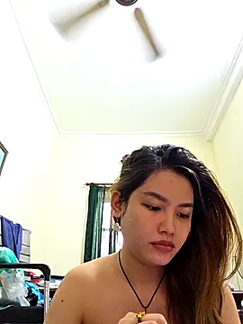 MaiHoang2k online show from October 20, 2025, 4:47 am