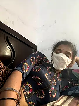 Snapshot of sweetreddy-02 chatting on October 3, 2025, 8:49 am sweetreddy-02 online show from October 3, 2025, 8:49 am