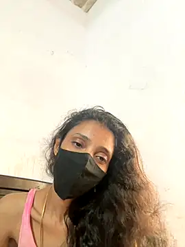 Snapshot of sweetreddy-02 chatting on October 16, 2025, 8:33 am sweetreddy-02 online show from October 16, 2025, 8:33 am