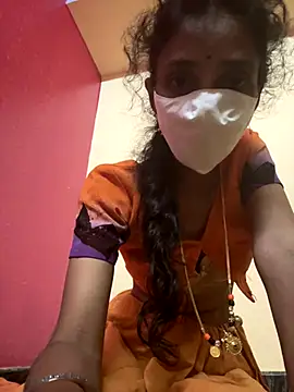 Snapshot of sweetreddy-02 chatting on October 5, 2025, 9:49 pm sweetreddy-02 online show from October 5, 2025, 9:49 pm