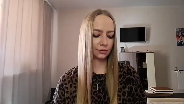 Snapshot of MissOyee chatting on September 17, 2025, 12:07 pm MissOyee online show from September 17, 2025, 12:07 pm