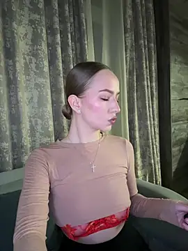 MissOyee online show from February 21, 2026, 7:38 pm