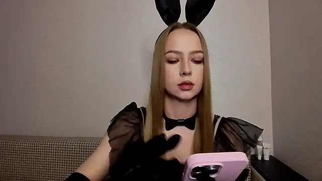 Snapshot of MissOyee chatting on September 19, 2025, 6:12 pm MissOyee online show from September 19, 2025, 6:12 pm