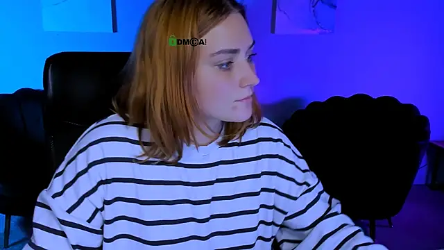 casey meow  online show from December 1, 2025, 9:43 am