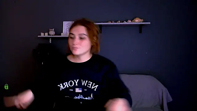 casey meow  online show from November 9, 2025, 11:25 am