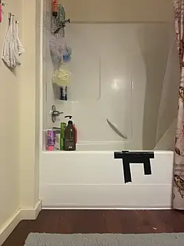 Snapshot of Matthew23Z chatting on October 8, 2025, 4:14 am Matthew23Z online show from October 8, 2025, 4:14 am