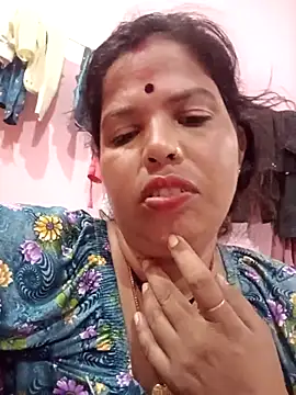 Snapshot of Hott_locky chatting on October 6, 2025, 11:38 pm Hott locky online show from October 6, 2025, 11:38 pm