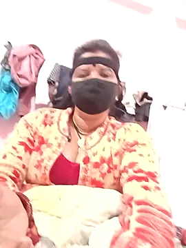 Snapshot of Hott_locky chatting on December 17, 2025, 9:42 pm Hott locky online show from December 17, 2025, 9:42 pm