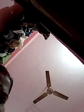 Snapshot of Hott_locky chatting on October 29, 2025, 5:45 pm Hott locky online show from October 29, 2025, 5:45 pm