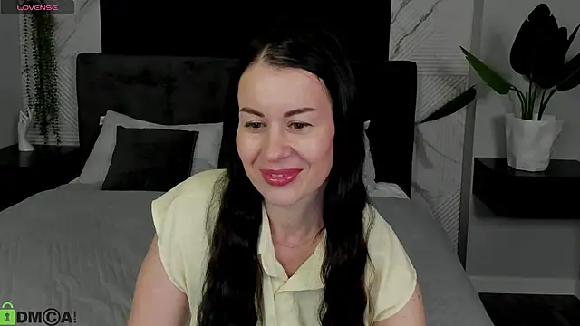 Snapshot of Stella_Leon chatting on October 13, 2025, 1:07 am Stella Leon online show from October 13, 2025, 1:07 am
