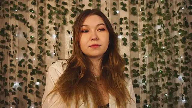 Snapshot of cheeky_cherry_juice chatting on November 4, 2025, 1:04 pm cheeky cherry juice online show from November 4, 2025, 1:04 pm