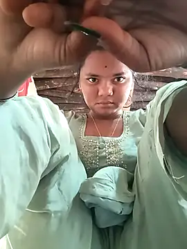 Hot Shredha online show from December 4, 2025, 4:11 am