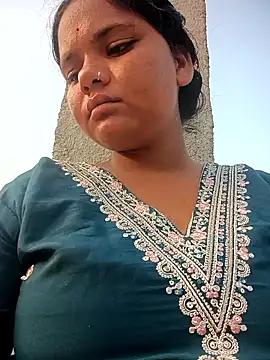 Hot Shredha online show from December 1, 2025, 10:27 am