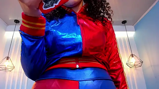 SweetStarr  online show from October 31, 2025, 12:24 pm