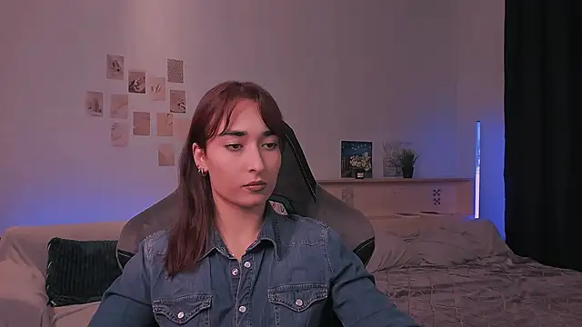 Snapshot of yourfitoviolett chatting on October 18, 2025, 6:32 pm yourfitoviolett online show from October 18, 2025, 6:32 pm