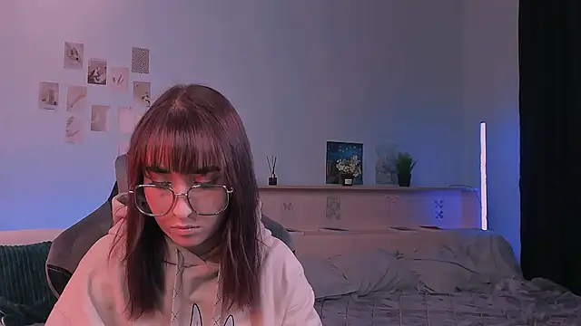 Snapshot of yourfitoviolett chatting on October 3, 2025, 6:42 pm yourfitoviolett online show from October 3, 2025, 6:42 pm