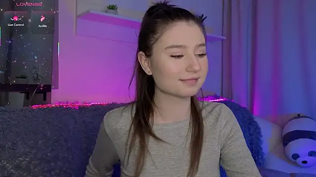  Lua   online show from February 6, 2026, 11:45 pm