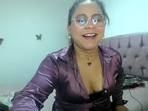 Snapshot of PamelaMartin chatting on September 26, 2025, 2:35 pm PamelaMartin online show from September 26, 2025, 2:35 pm