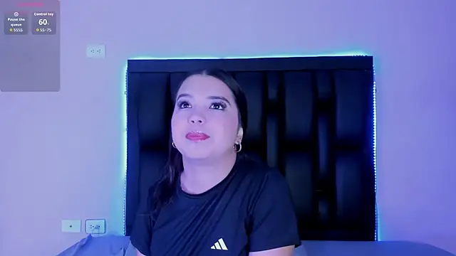 LunaWiill  online show from November 14, 2025, 12:20 pm