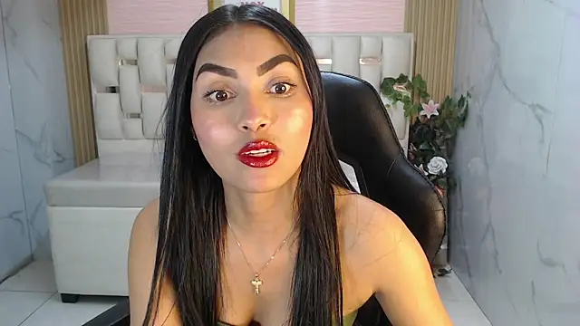 lissandra s online show from November 18, 2025, 8:34 pm