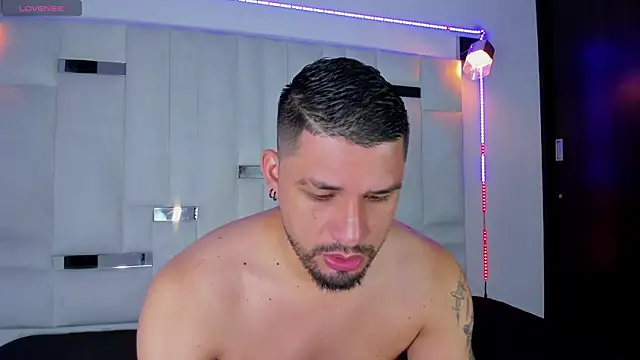 Snapshot of Jacob19_ chatting on September 24, 2025, 11:39 am Jacob19  online show from September 24, 2025, 11:39 am