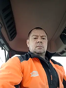 hugoboys4576 online show from November 18, 2025, 8:50 am