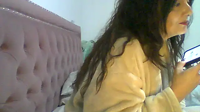 Snapshot of dulcefanny chatting on June 17, 2026, 3:44 pm dulcefanny online show from June 17, 2026, 3:44 pm