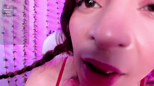 Snapshot of Jenniekim_18 chatting on October 16, 2025, 11:51 am Jenniekim 18 online show from October 16, 2025, 11:51 am