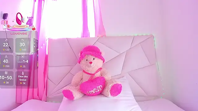 CatalinaBel online show from October 10, 2025, 6:09 pm