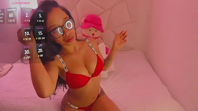 CatalinaBel online show from September 20, 2025, 6:13 pm