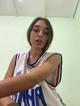 Snapshot of loirinhaaa chatting on January 13, 2026, 4:55 pm loirinhaaa online show from January 13, 2026, 4:55 pm