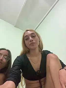 Snapshot of loirinhaaa chatting on March 1, 2026, 6:57 am loirinhaaa online show from March 1, 2026, 6:57 am