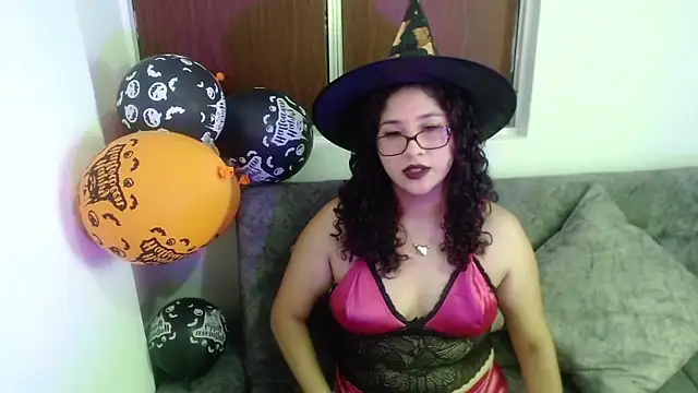 Gia Dior online show from October 20, 2025, 9:15 pm