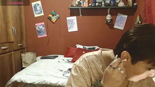 Snapshot of Sasharosee2 chatting on October 15, 2025, 12:13 pm Sasharosee2 online show from October 15, 2025, 12:13 pm