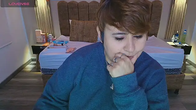 Snapshot of Sasharosee2 chatting on October 4, 2025, 12:07 pm Sasharosee2 online show from October 4, 2025, 12:07 pm