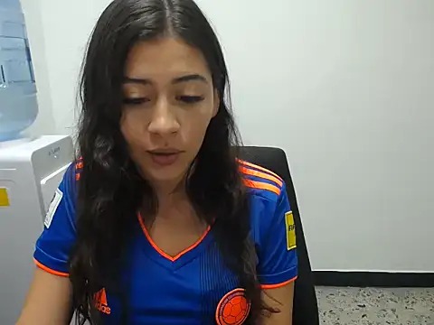 Snapshot of Alice-08 chatting on June 17, 2026, 10:08 pm Alice-08 online show from June 17, 2026, 10:08 pm
