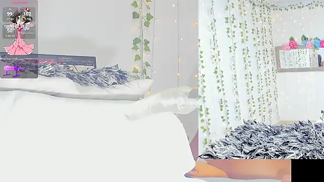 Ashley  Jones   online show from February 18, 2026, 9:06 am