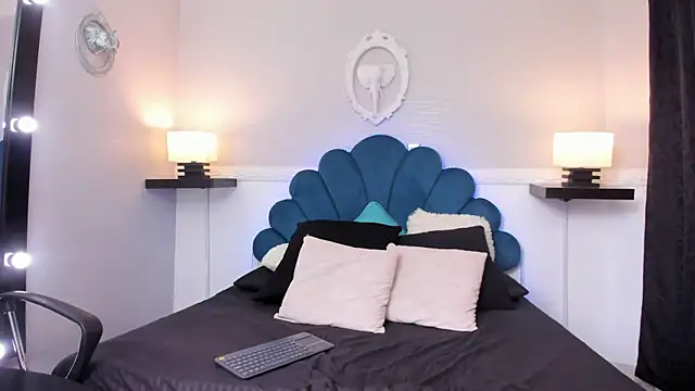 AllexJacob online show from September 19, 2025, 12:53 pm