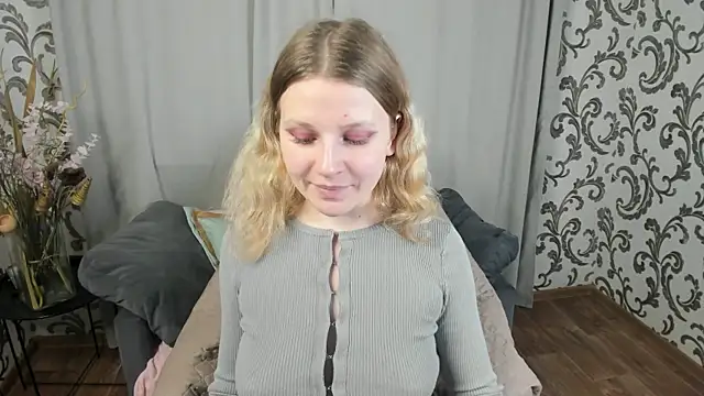  Velvet peach  online show from November 22, 2025, 11:09 am