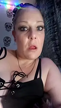 Snapshot of curvybabe88 chatting on November 25, 2025, 1:06 am curvybabe88 online show from November 25, 2025, 1:06 am