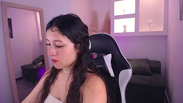 Snapshot of Scarlett_as chatting on October 2, 2025, 8:23 pm Scarlett as online show from October 2, 2025, 8:23 pm