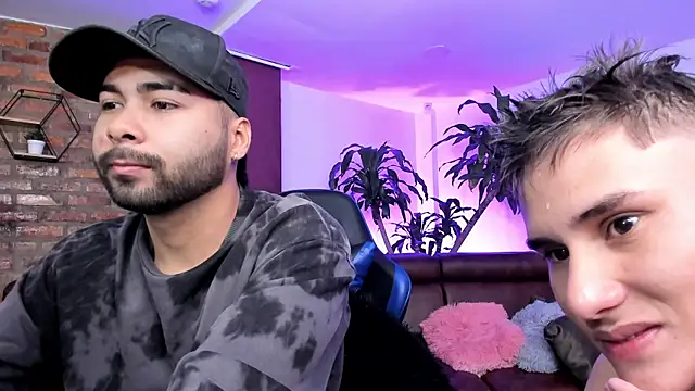 Hot Threesomee online show from October 10, 2025, 1:12 pm