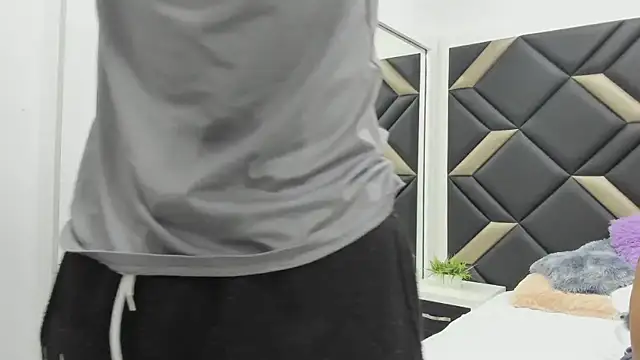 Hot Threesomee online show from October 30, 2025, 1:20 pm