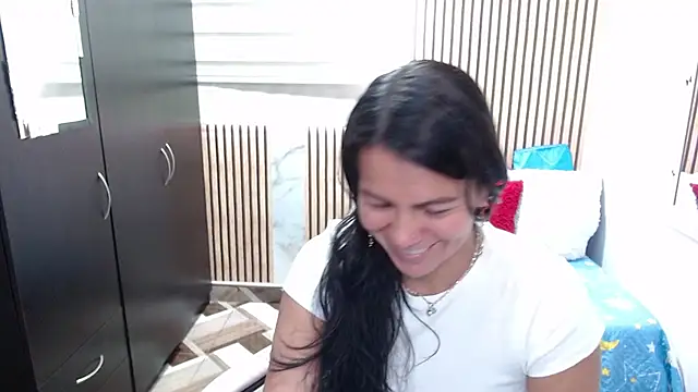 Snapshot of camilavargas_ chatting on May 31, 2026, 8:42 pm camilavargas online show from May 31, 2026, 8:42 pm